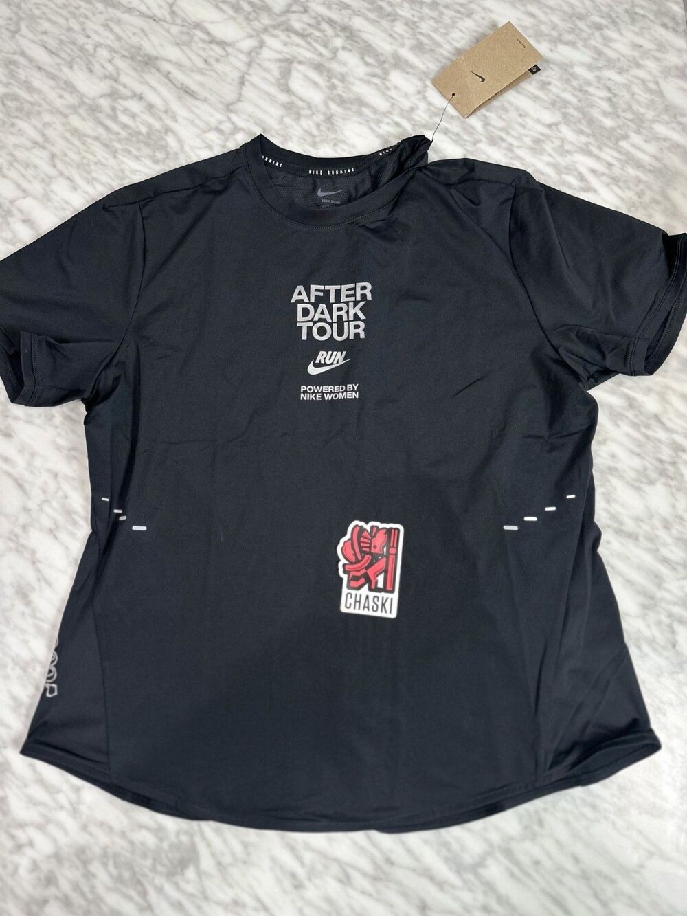 Nike Swift After Dark Tour Women’s Running Top LA 2025 Womens Medium IF4102-010
